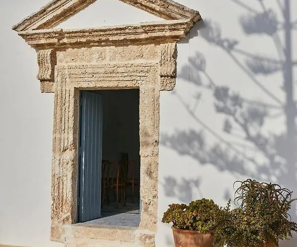 Hotel Masseria Calderisi 5*